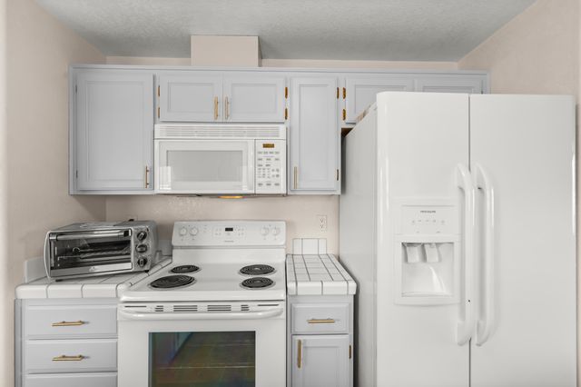 1025 Fairfield Avenue, Central Point, OR 97502