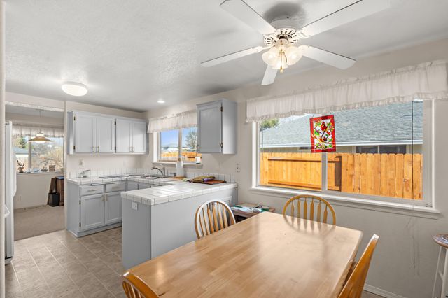 1025 Fairfield Avenue, Central Point, OR 97502