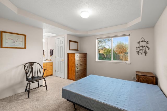 1025 Fairfield Avenue, Central Point, OR 97502