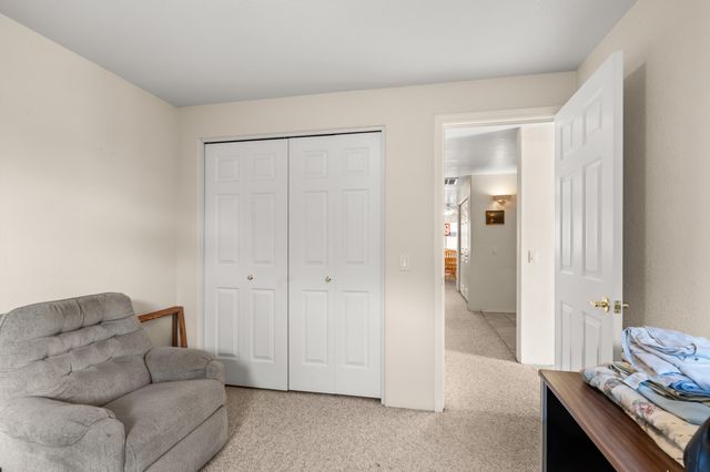 1025 Fairfield Avenue, Central Point, OR 97502