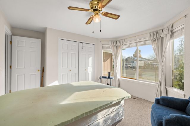 1025 Fairfield Avenue, Central Point, OR 97502