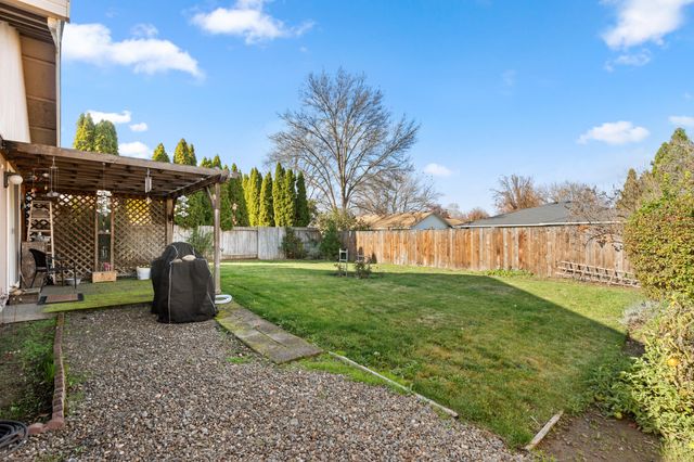 1025 Fairfield Avenue, Central Point, OR 97502