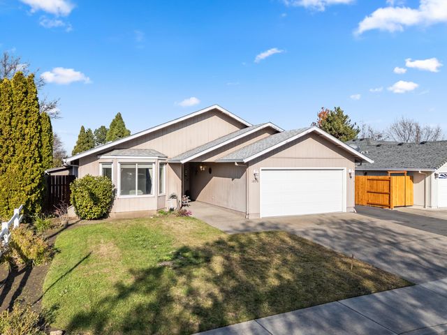 1025 Fairfield Avenue, Central Point, OR 97502