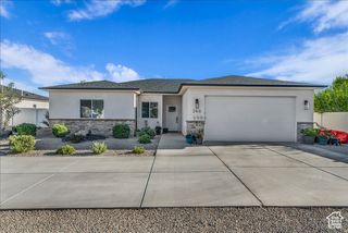 266 E 260 N, Washington, UT 84780