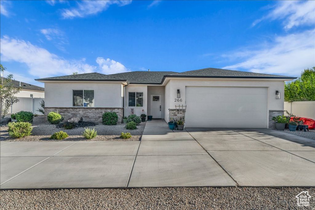 266 E 260 N, Washington, UT 84780