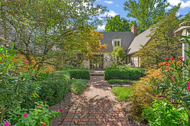 6047 Brokenhurst Road, Indianapolis, IN 46220