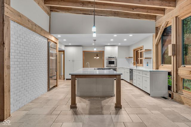 6047 Brokenhurst Road, Indianapolis, IN 46220