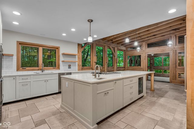 6047 Brokenhurst Road, Indianapolis, IN 46220