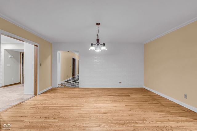 6047 Brokenhurst Road, Indianapolis, IN 46220