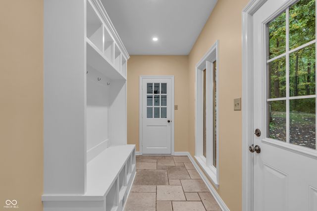 6047 Brokenhurst Road, Indianapolis, IN 46220