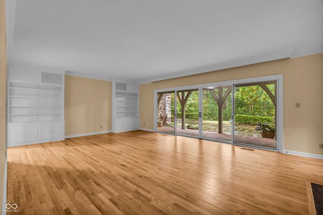 6047 Brokenhurst Road, Indianapolis, IN 46220