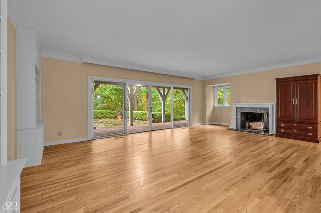 6047 Brokenhurst Road, Indianapolis, IN 46220