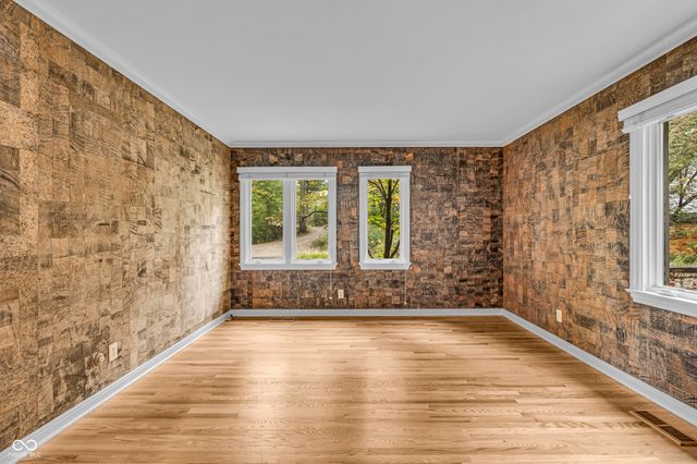 6047 Brokenhurst Road, Indianapolis, IN 46220