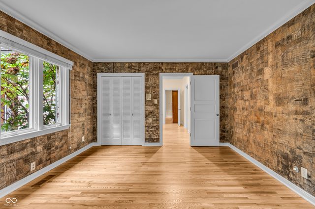 6047 Brokenhurst Road, Indianapolis, IN 46220