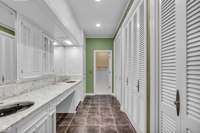 6047 Brokenhurst Road, Indianapolis, IN 46220