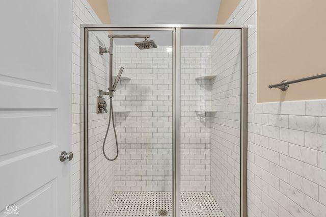 6047 Brokenhurst Road, Indianapolis, IN 46220