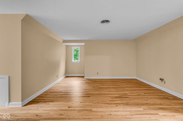 6047 Brokenhurst Road, Indianapolis, IN 46220