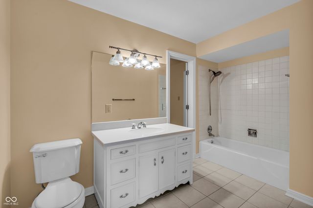 6047 Brokenhurst Road, Indianapolis, IN 46220