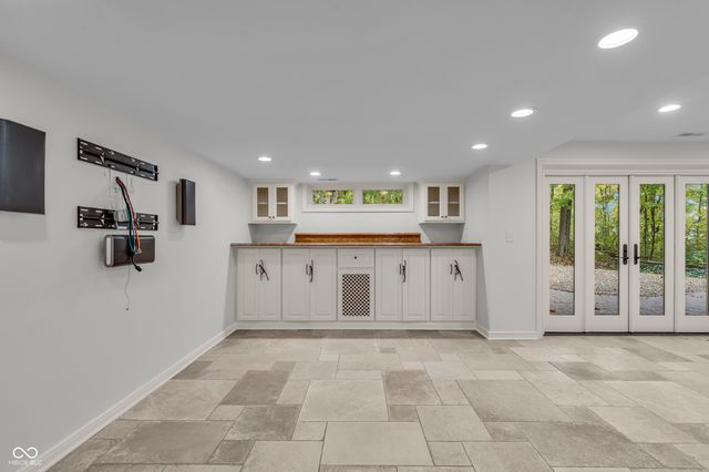 6047 Brokenhurst Road, Indianapolis, IN 46220