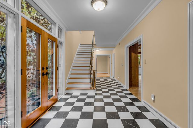 6047 Brokenhurst Road, Indianapolis, IN 46220