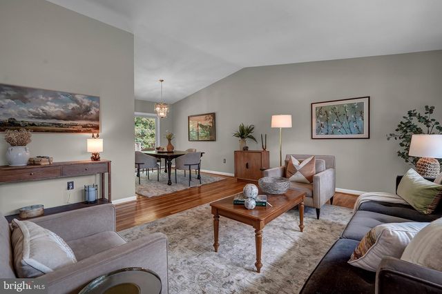 2504 STIRRUP LN, Alexandria, VA 22308