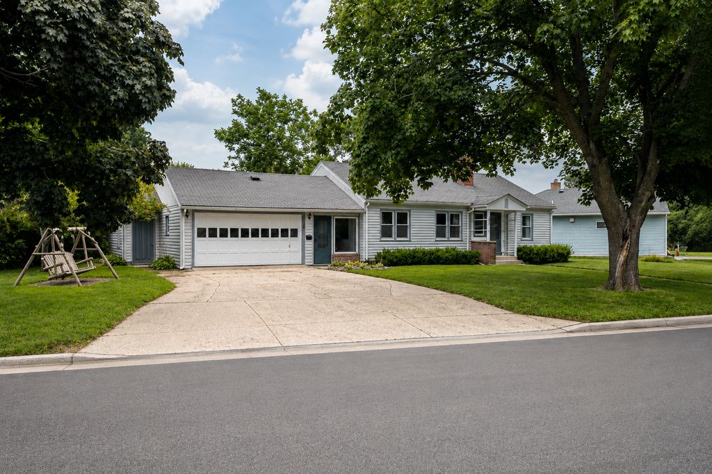 128 N Park Lane, Le Sueur, MN 56058 — photo 2