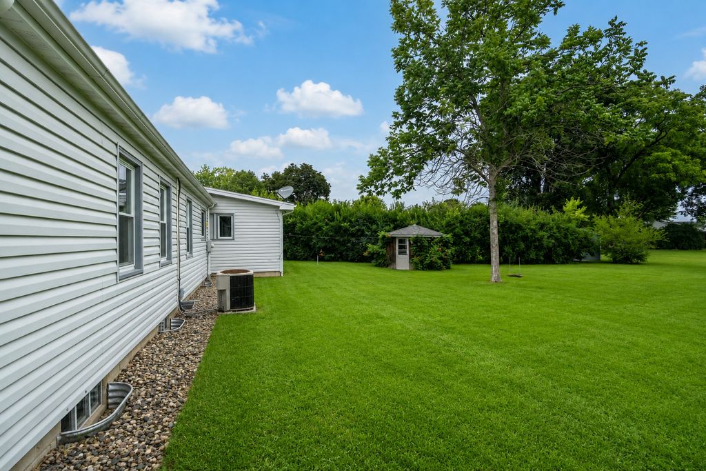 128 N Park Lane, Le Sueur, MN 56058 — photo 4
