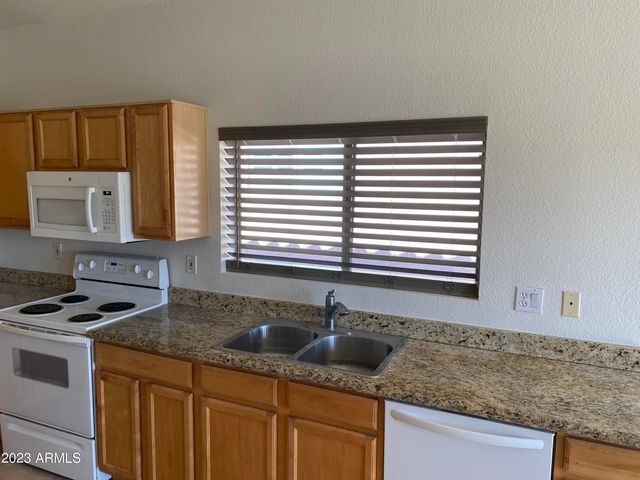 9427 E WHITEWING Drive, Scottsdale, AZ 85262