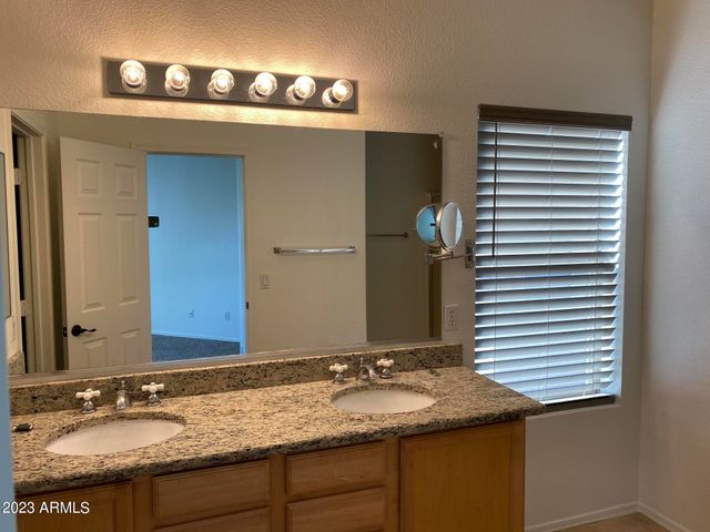 9427 E WHITEWING Drive, Scottsdale, AZ 85262