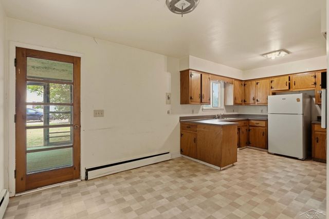 5098 S Venoy Road, Saginaw, MI 48604