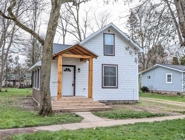 239 Bangor Street, Bangor, MI 49013