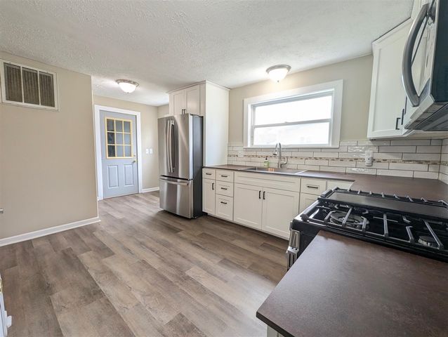 239 Bangor Street, Bangor, MI 49013