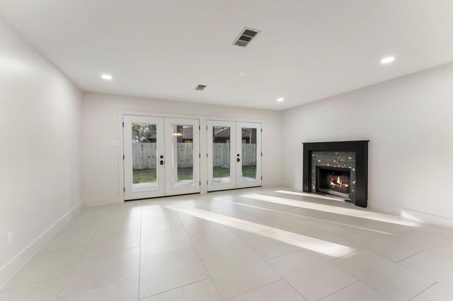 2610 N Red Cedar Circle, The Woodlands, TX 77380