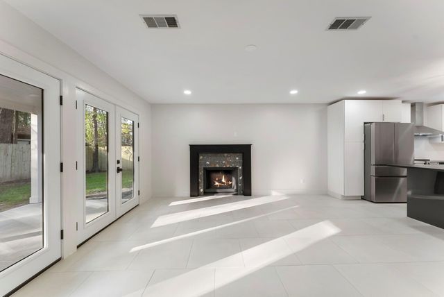 2610 N Red Cedar Circle, The Woodlands, TX 77380