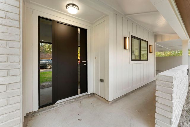 2610 N Red Cedar Circle, The Woodlands, TX 77380