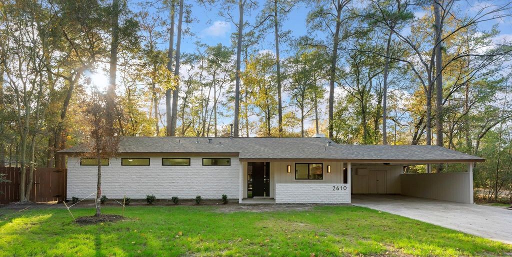 2610 N Red Cedar Circle, The Woodlands, TX 77380