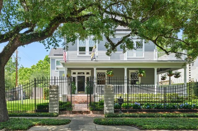215 Bayland Avenue, Houston, TX 77009