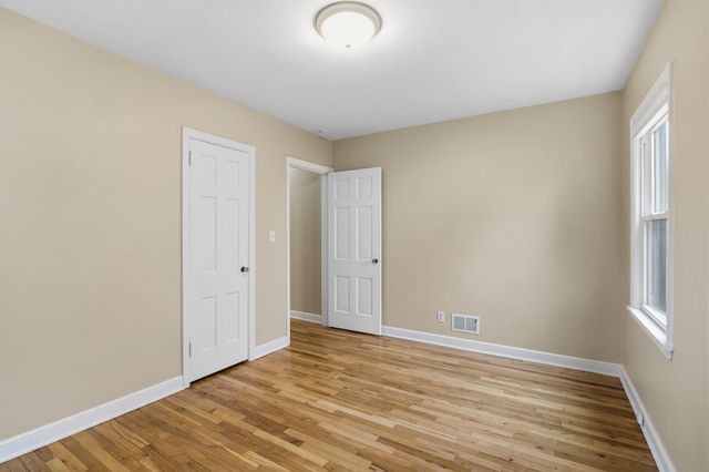 749 Cottage Avenue W, Saint Paul, MN 55117