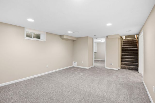 749 Cottage Avenue W, Saint Paul, MN 55117