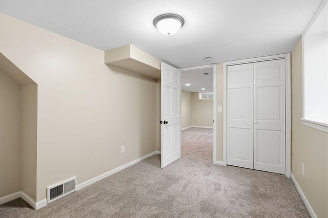 749 Cottage Avenue W, Saint Paul, MN 55117