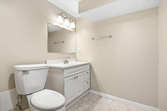 749 Cottage Avenue W, Saint Paul, MN 55117