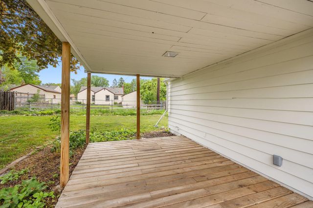 749 Cottage Avenue W, Saint Paul, MN 55117