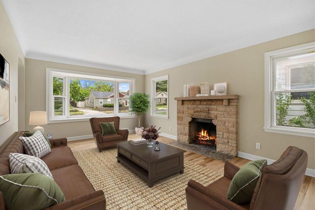749 Cottage Avenue W, Saint Paul, MN 55117
