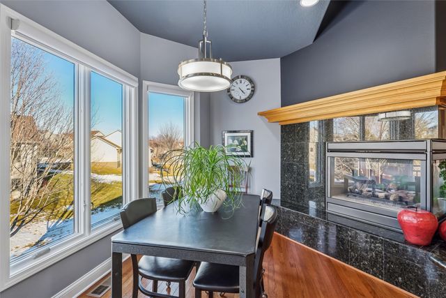 16223 Tanglewood Drive, Urbandale, IA 50323