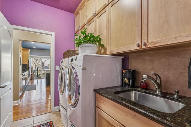 16223 Tanglewood Drive, Urbandale, IA 50323