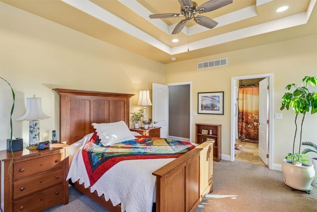 16223 Tanglewood Drive, Urbandale, IA 50323