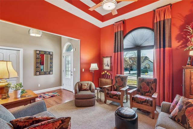 16223 Tanglewood Drive, Urbandale, IA 50323