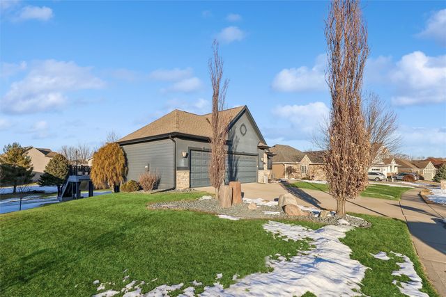 16223 Tanglewood Drive, Urbandale, IA 50323