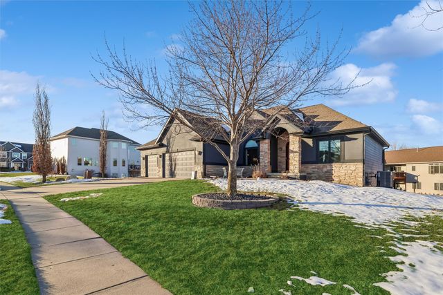 16223 Tanglewood Drive, Urbandale, IA 50323