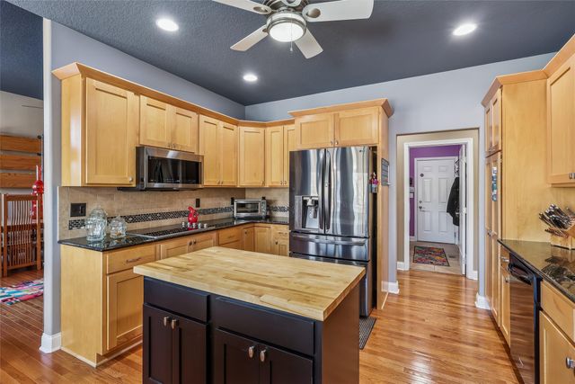 16223 Tanglewood Drive, Urbandale, IA 50323